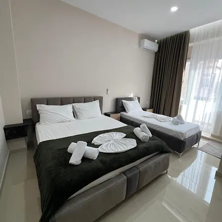 Flow Center 公寓 Durrës